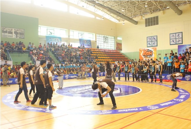 Nhảy đối kháng VUG 2014: Đậm chất sinh viên - ảnh 11