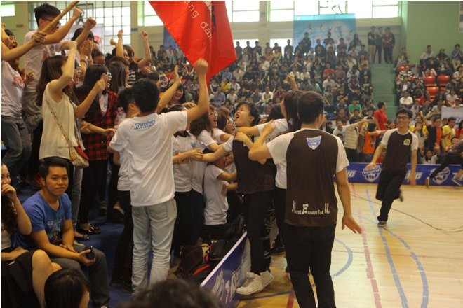Nhảy đối kháng VUG 2014: Đậm chất sinh viên - ảnh 13