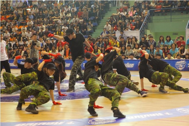 Nhảy đối kháng VUG 2014: Đậm chất sinh viên - ảnh 15