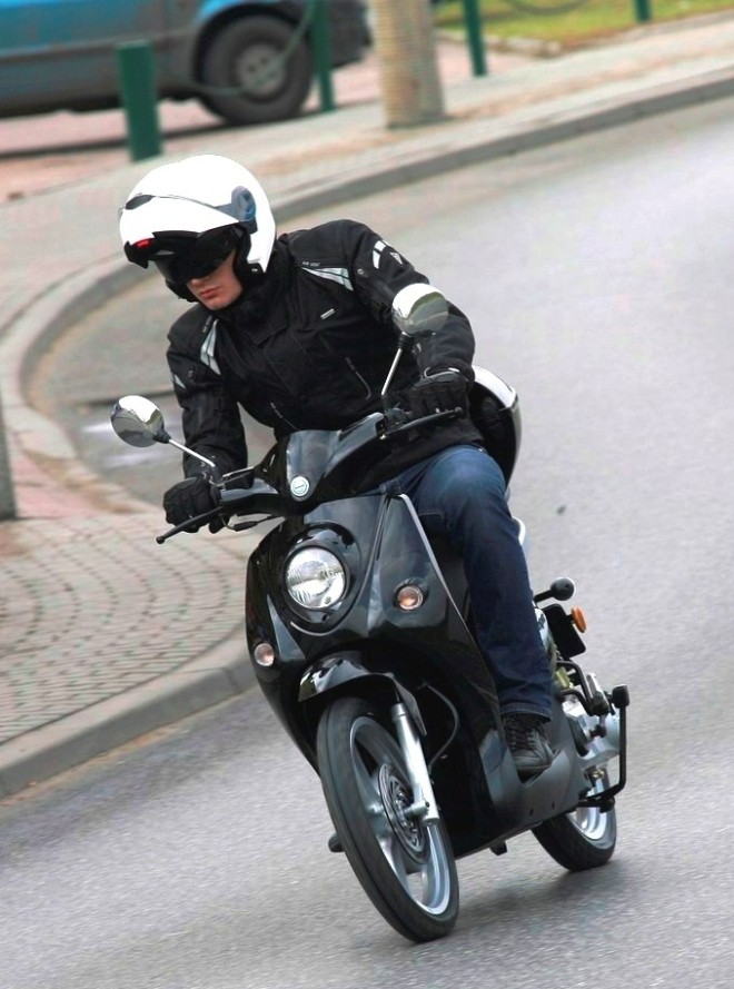 Benelli chuẩn bị tung 'bão' xe tay ga - ảnh 3