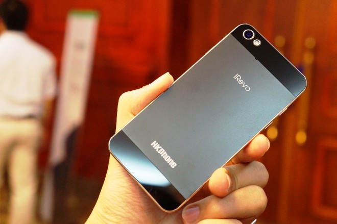 Cận cảnh HKPhone iRevo vỏ sắt - ảnh 1