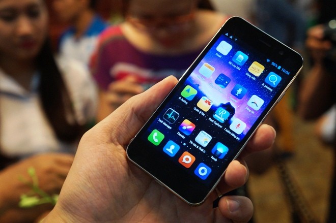 Cận cảnh HKPhone iRevo vỏ sắt - ảnh 3