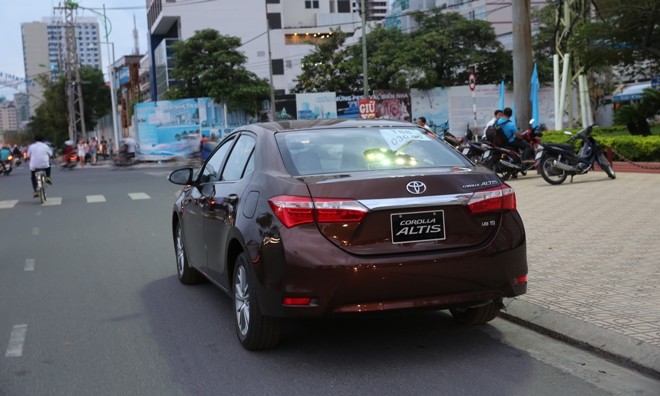 Nhìn gần 'vũ khí chiến lược' Corolla Altis bản 1.8G của Toyota - ảnh 3