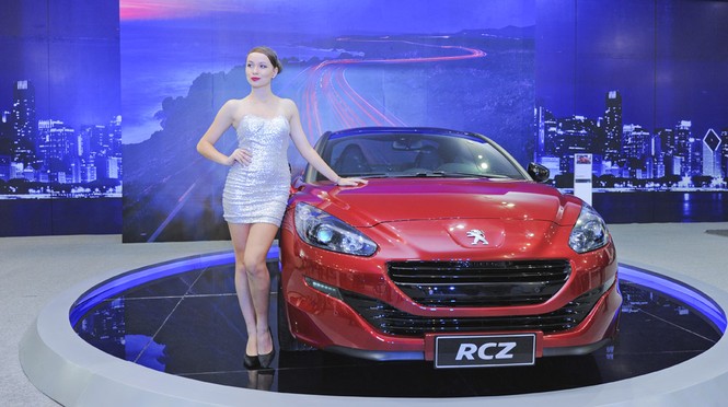 Peugeot RCZ giá gần 2 tỷ đồng - ảnh 1