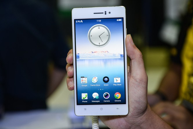 Tận mắt smartphone mỏng nhất thế giới - ảnh 10