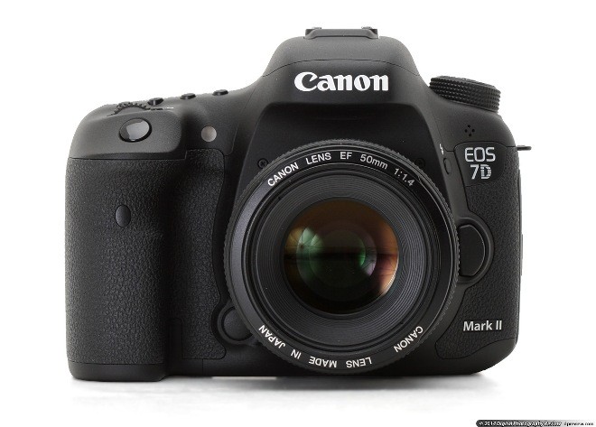 Canon EOS 7D Mark II bán tại Việt Nam giá bao nhiêu? - ảnh 1