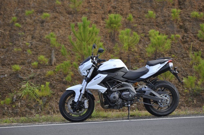 Benelli tiếp tục 'gây mê' với giá của BN600i 2015 - ảnh 1