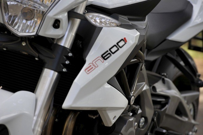 Benelli tiếp tục 'gây mê' với giá của BN600i 2015 - ảnh 6