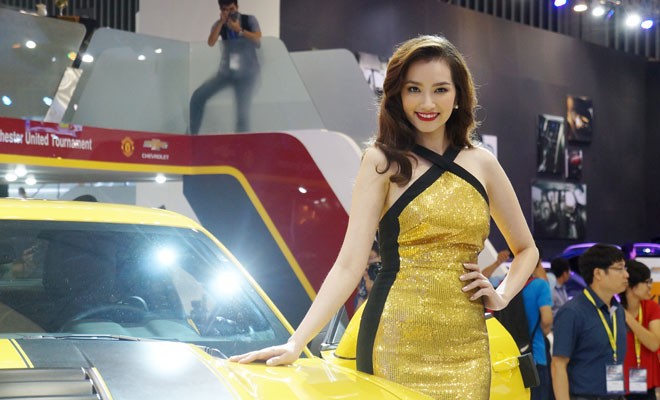 Mỹ nhân 'thiêu cháy' Triển lãm ô tô Việt Nam - ảnh 17