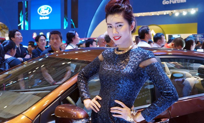 Mỹ nhân 'thiêu cháy' Triển lãm ô tô Việt Nam - ảnh 18