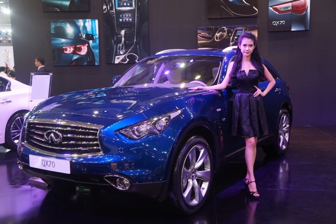 Xế sang tiền tỷ lấn át tại Triển lãm Ô tô Việt Nam - ảnh 28