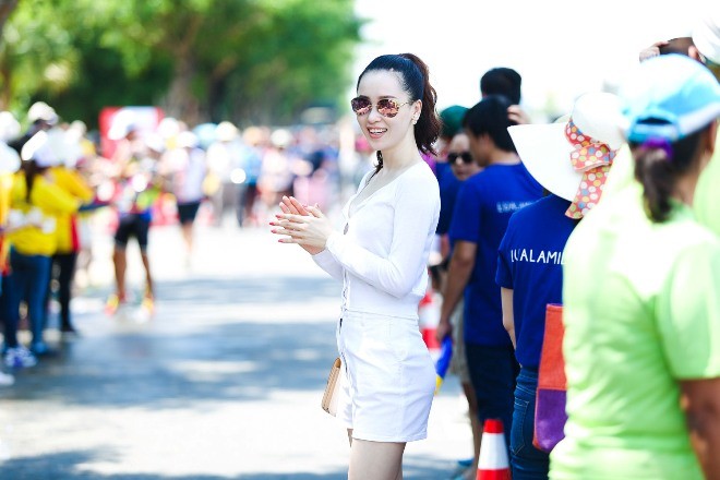 Á hậu Thái Như Ngọc xinh đẹp đi cổ vũ 'Người thép' - ảnh 8