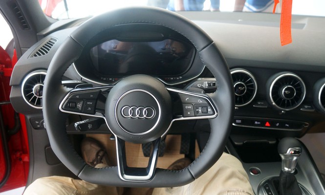 Cận cảnh vẻ gợi cảm của Audi TT Coupe vừa 'cập bến