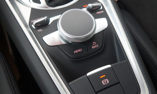 Cận cảnh vẻ gợi cảm của Audi TT Coupe vừa 'cập bến