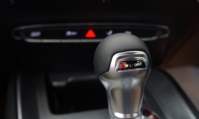Cận cảnh vẻ gợi cảm của Audi TT Coupe vừa 'cập bến