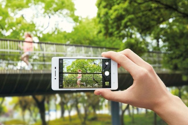 Bộ đôi Oppo R7 ra mắt, kim loại nguyên khối - ảnh 2