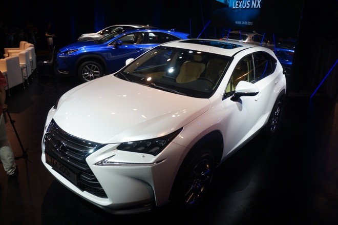 Lexus ra mắt SUV cỡ nhỏ NX200t, giá 2,4 tỷ đồng - ảnh 1