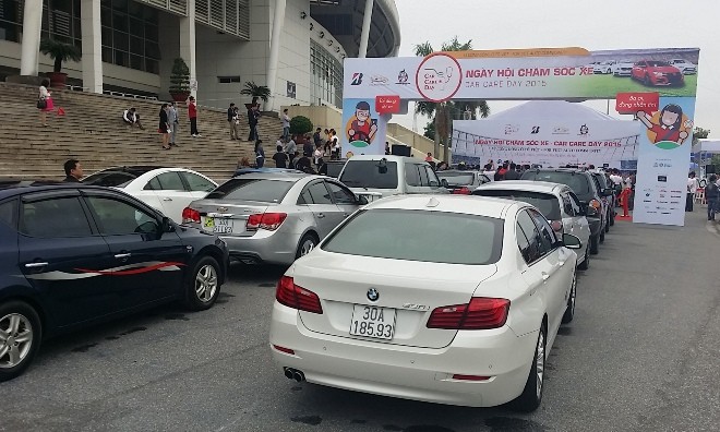 Xếp hàng nhộn nhịp ngày hội chăm sóc xe - ảnh 2