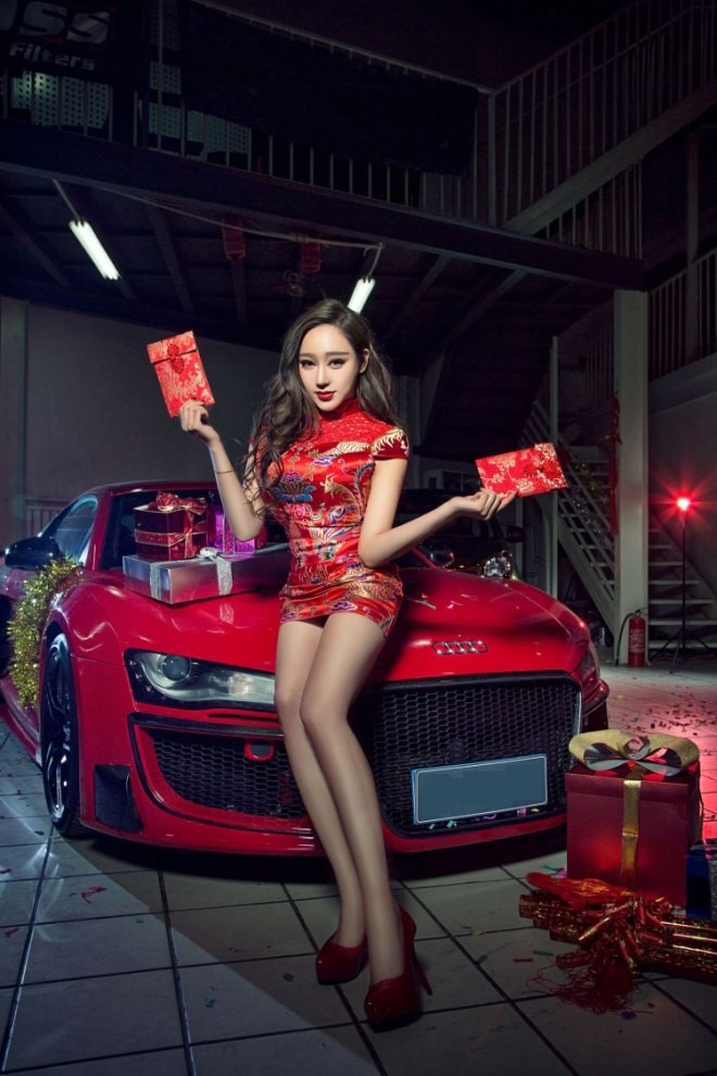 Kiều nữ rực rỡ sắc xuân bên xế sang - ảnh 3