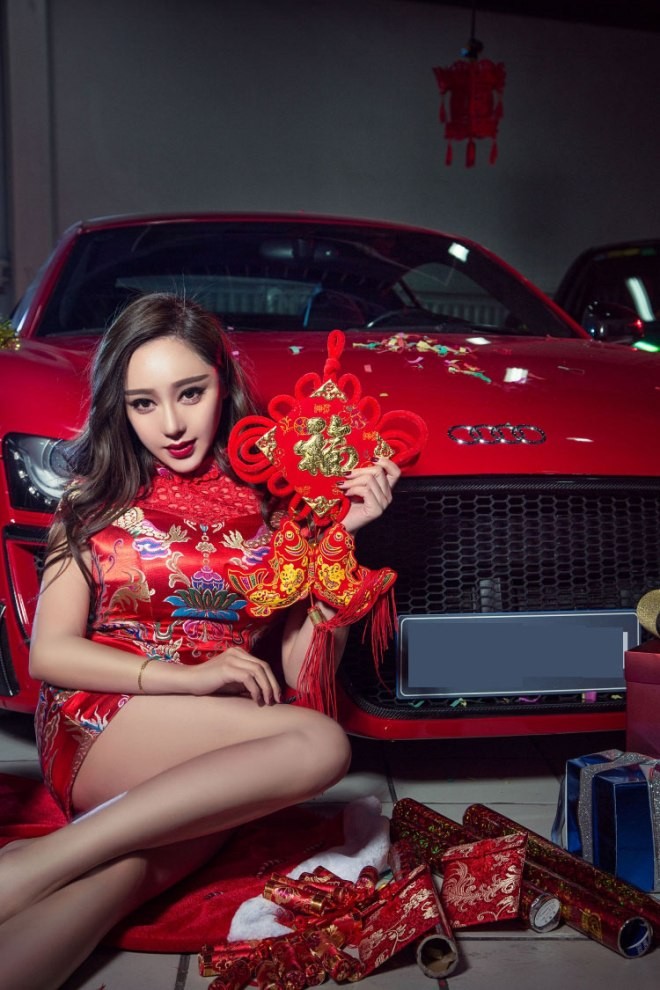 Kiều nữ rực rỡ sắc xuân bên xế sang - ảnh 4