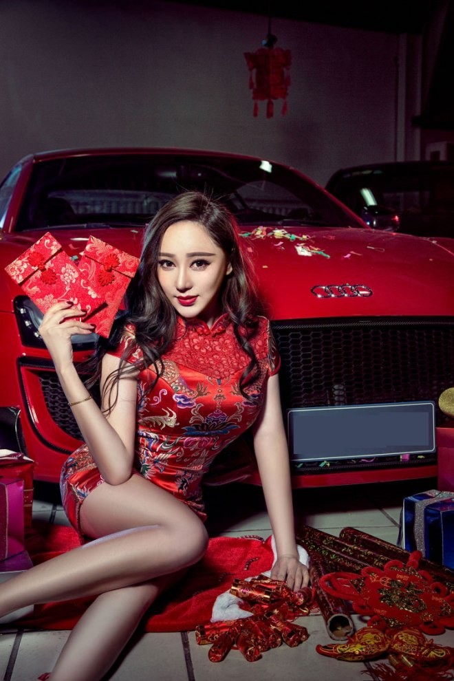 Kiều nữ rực rỡ sắc xuân bên xế sang - ảnh 7