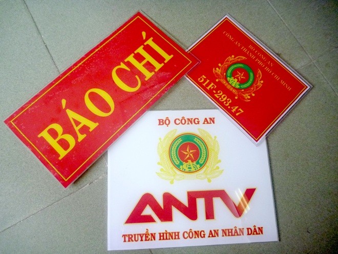 Phát hiện tài xế mạo danh nhà báo đi xe tốc độ cao - ảnh 2