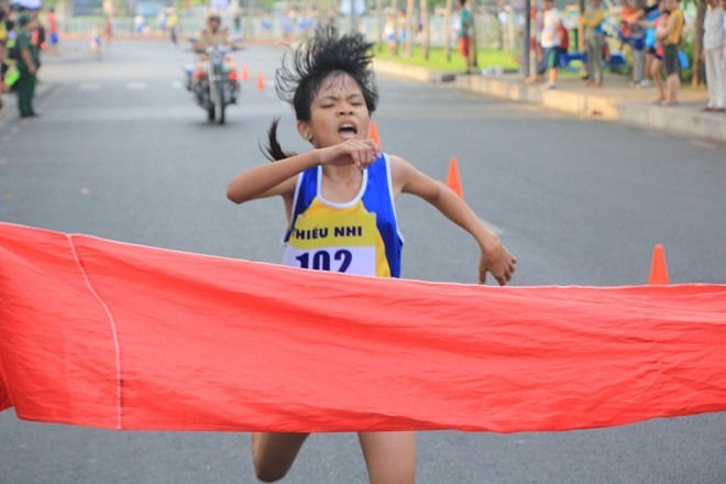 1.200 vận động viên trẻ tham gia giải Việt dã chào mừng Lễ 30/4 - ảnh 3