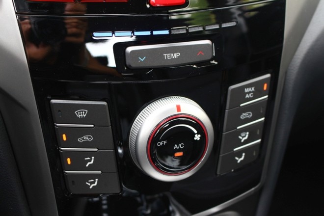 Ssangyong Tivoli phân phối bởi AutoK, giá 630 triệu - ảnh 10