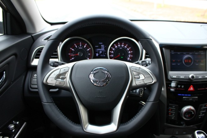 Ssangyong Tivoli phân phối bởi AutoK, giá 630 triệu - ảnh 11