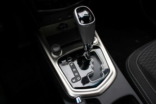 Ssangyong Tivoli phân phối bởi AutoK, giá 630 triệu - ảnh 13