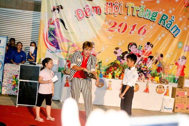 Làng trẻ em SOS Hà Nội rực rỡ đêm hội trăng rằm - ảnh 1