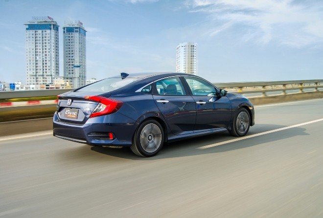 Honda Civic 2017 chốt giá 950 triệu đồng - ảnh 2