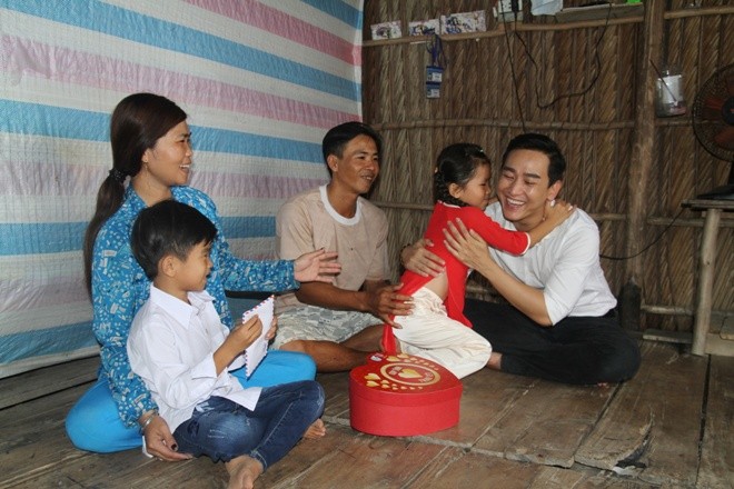 Các nghệ sĩ mang Tết đến với các bản làng - ảnh 5