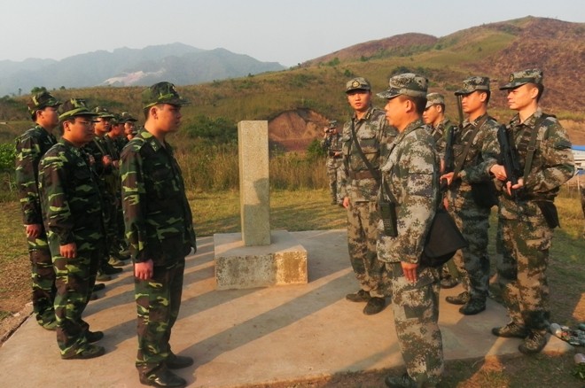 Lính biên phòng giắt bánh chưng đi tuần tra biên giới - ảnh 2