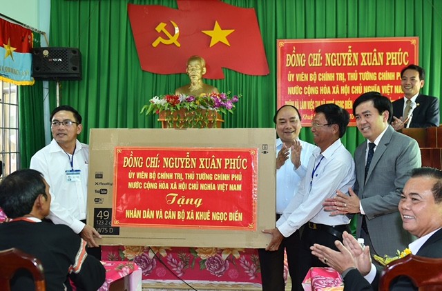 Thủ tướng Nguyễn Xuân Phúc thăm đồng bào Tây Nguyên - ảnh 3
