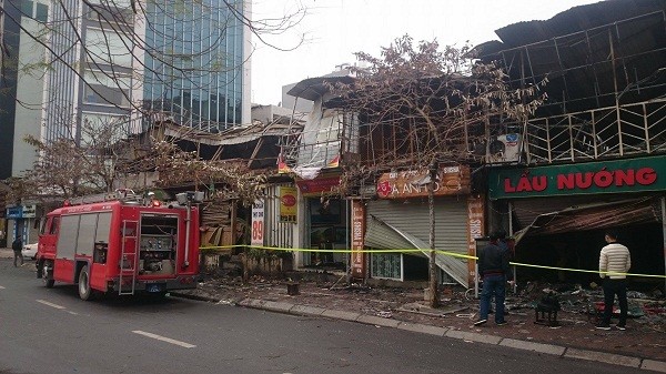 Cháy lớn phố Nguyễn Khang, 6 căn nhà chìm trong biển lửa - ảnh 11