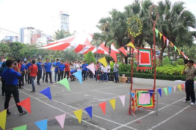 Thanh niên hăng hái tham gia sân chơi truyền thống - ảnh 4