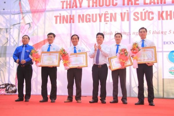 Sôi nổi ngày hội Thầy thuốc chăm lo cho nhân dân năm 2016 - ảnh 2