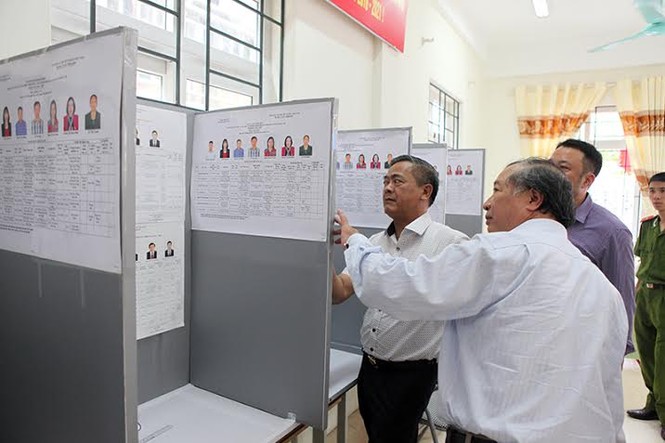 Các điểm bỏ phiếu sẵn sàng trước giờ G - ảnh 10