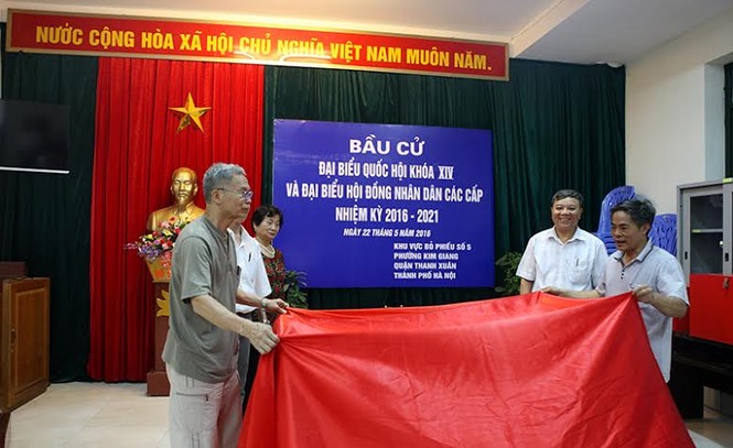 Các điểm bỏ phiếu sẵn sàng trước giờ G - ảnh 1