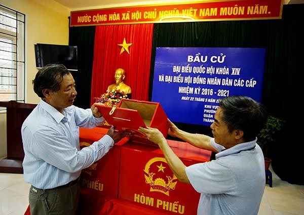 Các điểm bỏ phiếu sẵn sàng trước giờ G - ảnh 2
