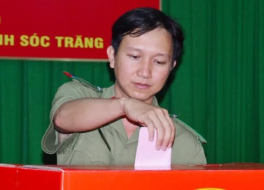Những chiến sĩ trẻ lần đầu tiên đi bầu cử - ảnh 4