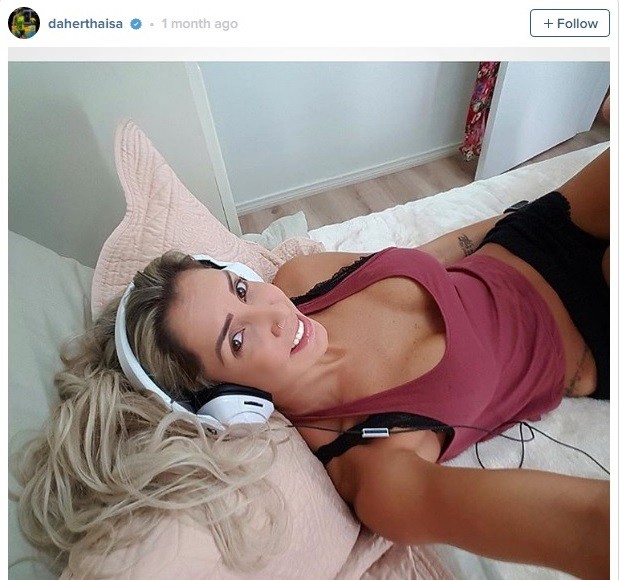 Tuyển nữ bóng chuyền Brazil mất vàng vì mải… ‘khoe thân’ - ảnh 2