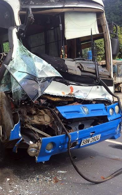 Vụ 'cứu 30 người trên đèo': Xử phạt hành chính chủ xe khách - ảnh 1