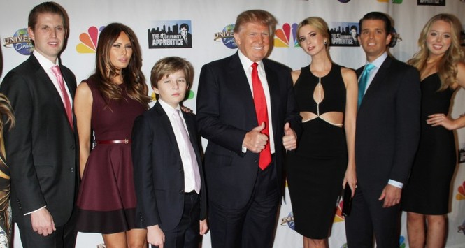 Những điều chưa biết về cậu út nhà Donald Trump - ảnh 9