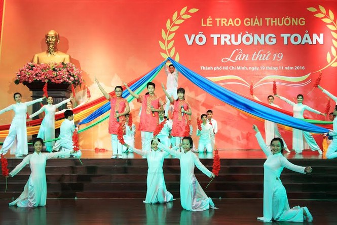 33 nhà giáo tiêu biểu nhận giải thưởng Võ Trường Toản năm 2016 - ảnh 5