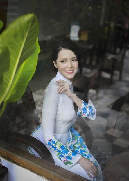 Người đẹp Thúy Vi tinh khôi trong tà áo dài trắng - ảnh 3