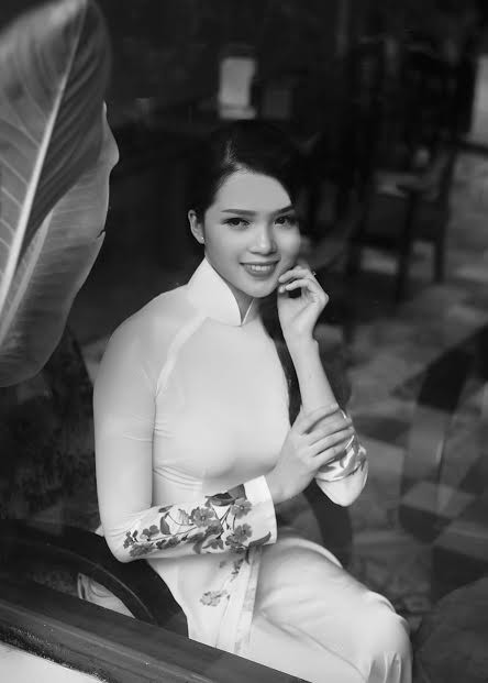 Người đẹp Thúy Vi tinh khôi trong tà áo dài trắng - ảnh 4