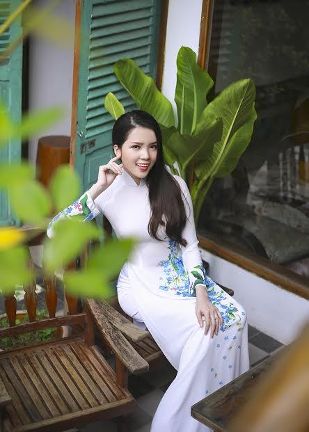 Người đẹp Thúy Vi tinh khôi trong tà áo dài trắng - ảnh 7