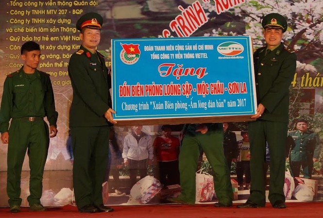 Chúc tết quân dân biên giới các tỉnh Sơn La, Lào Cai - ảnh 9